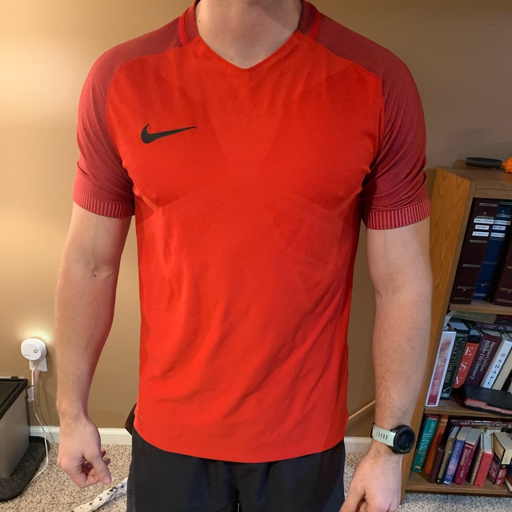 Men’s Nike Strike Aeroswift Short Sleeve